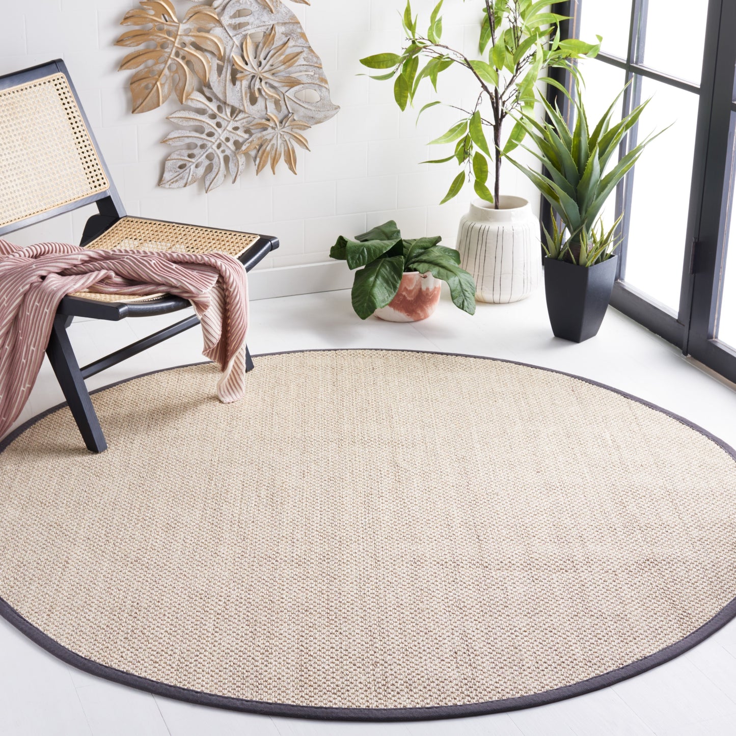 Tapis en sisal Lorine à bordure décontractée en fibres naturelles SAFAVIEH