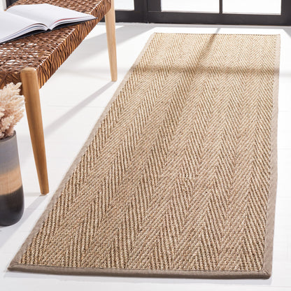 Tapis Trilby en fibres naturelles SAFAVIEH à chevrons en jonc de mer