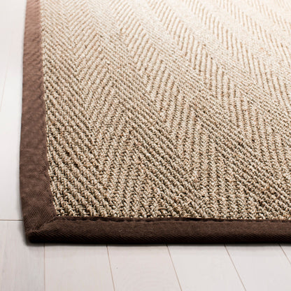 Tapis Trilby en fibres naturelles SAFAVIEH à chevrons en jonc de mer