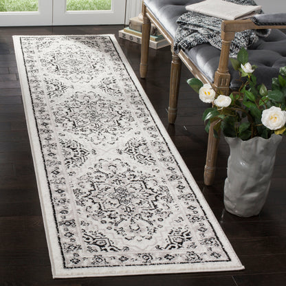Tapis oriental bohème SAFAVIEH Skyler Agoritsa