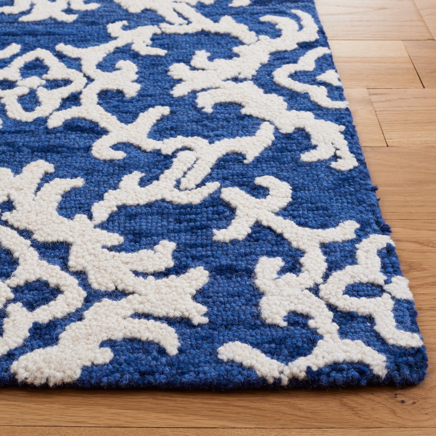 SAFAVIEH, Tapis en laine moderne à motif floral Blossom Vesela, fait main