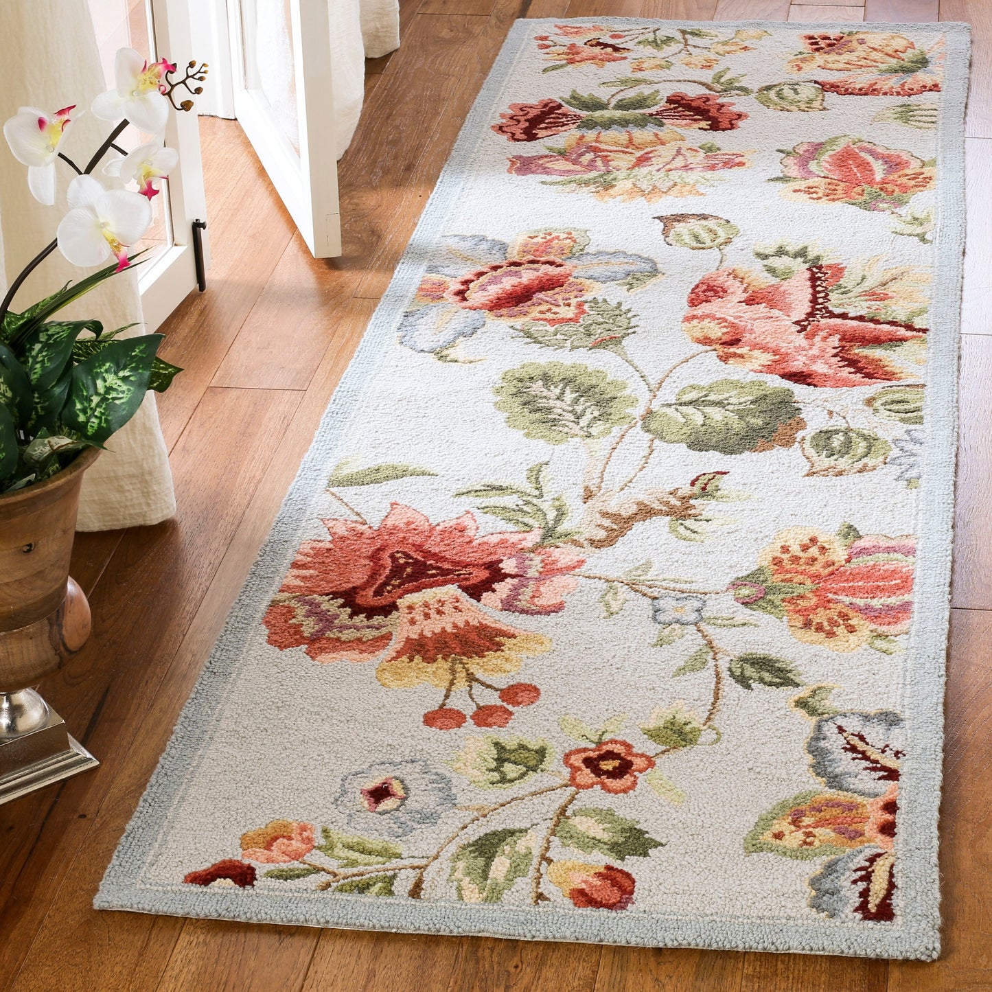 SAFAVIEH, Tapis en laine fait main Chelsea Jurendine style campagne française à motifs floraux