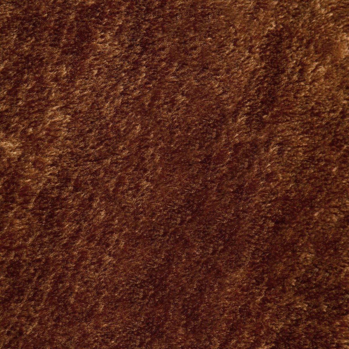 Tapis doux et lavable avec envers antidérapant, disponible en couleurs unies.