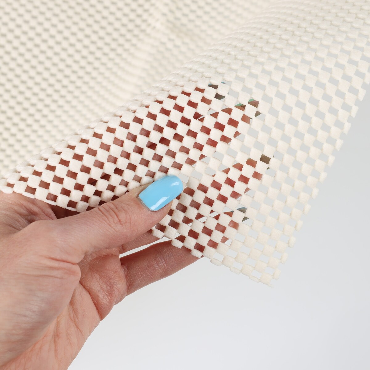 Sous-tapis d'intérieur réversible antidérapant en mousse et maille Superior Rio - Crème