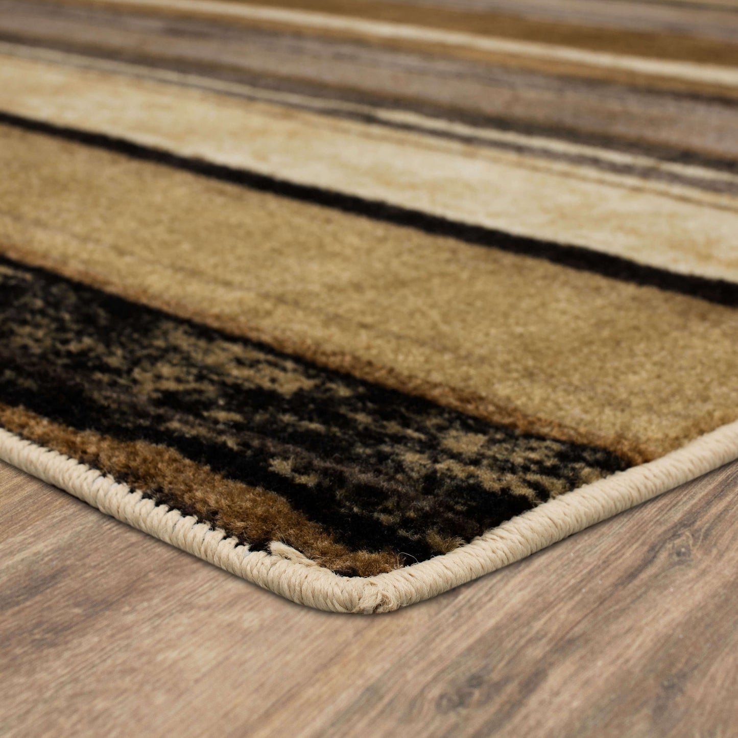 Tapis de style bohème à rayures multicolores Sultan de la collection Curated Nomad