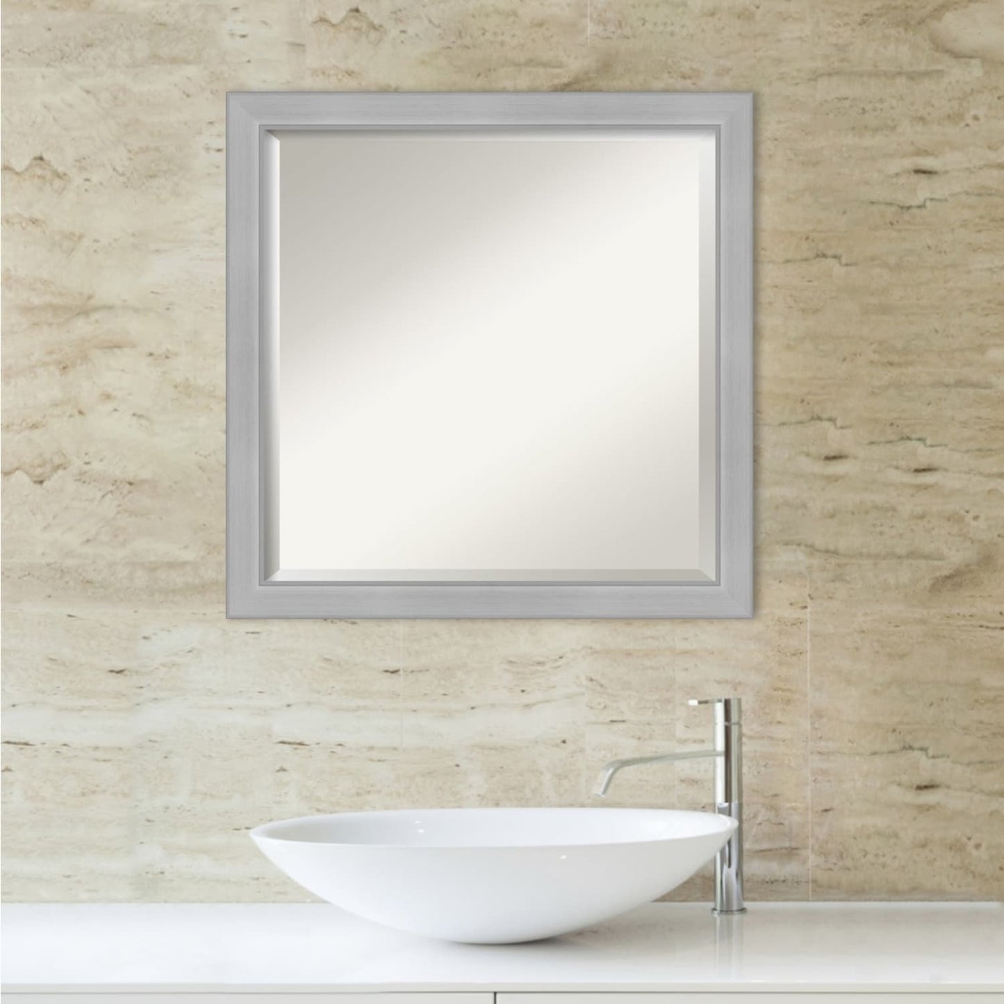 Miroir mural biseauté pour salle de bain - Cadre Vista en nickel brossé