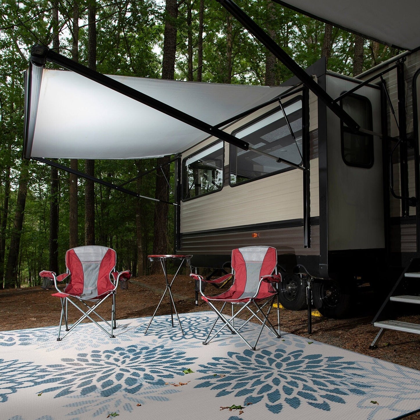 Tapis d'extérieur réversibles modernes à motif floral Aloha en plastique recyclé de World Rug Gallery