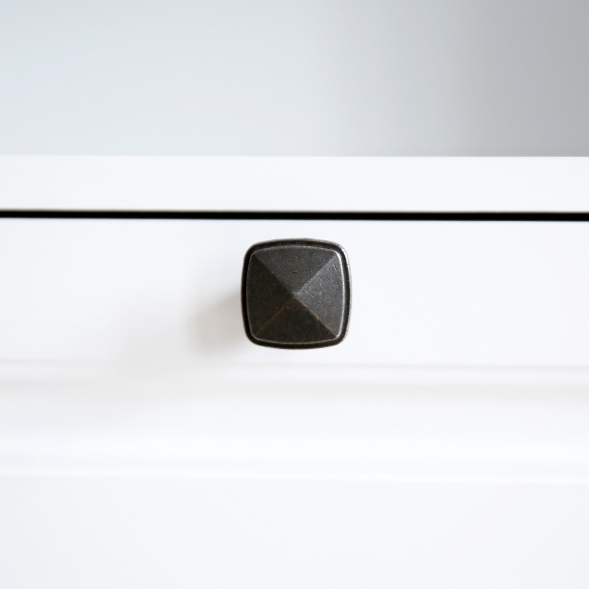 Station d'alimentation pour chiens Roomfitters avec 2 gamelles surélevées et armoire d'alimentation inclinable pour animaux de compagnie